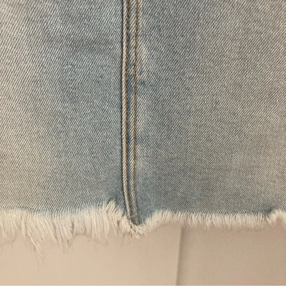 Driftwood Light Blue Maui Floral Embroidered Frayed Hem Denim Skirt, Sz 27